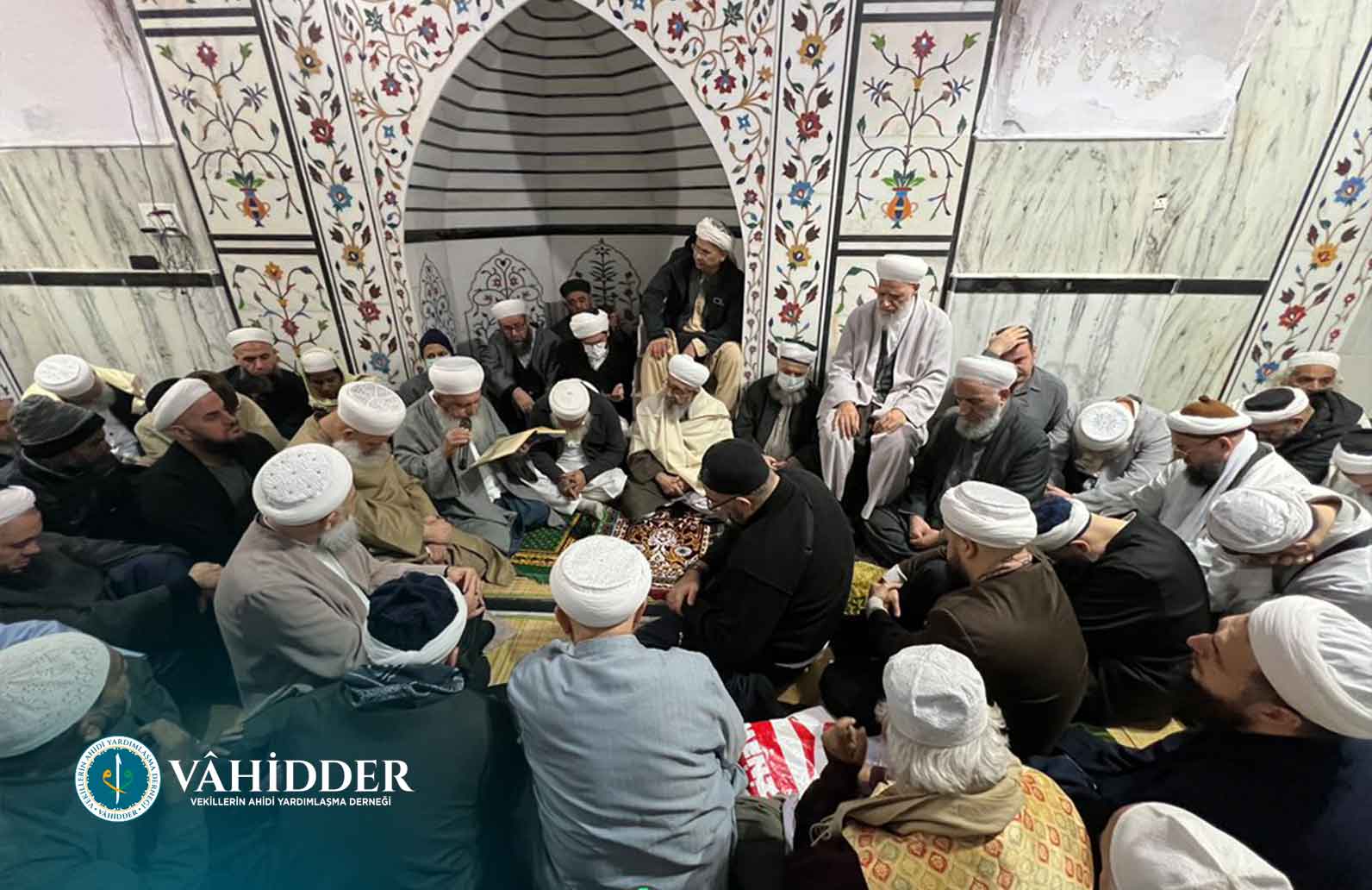 İmâm-ı Rabbânî Hazretleri'nin Kabr-i Şerîfine Ziyâret